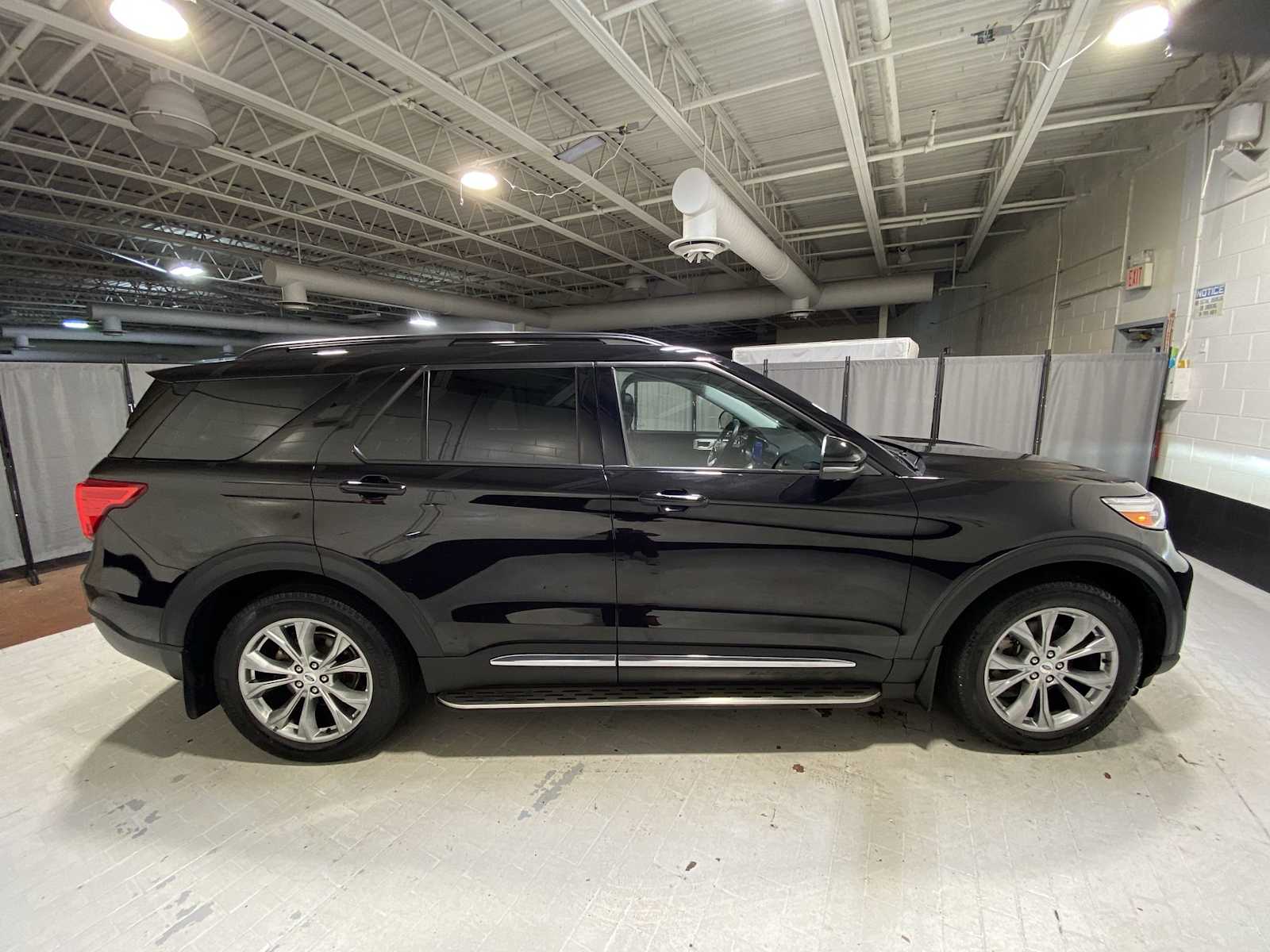 Thumbnail: 2022 Ford Explorer - 27