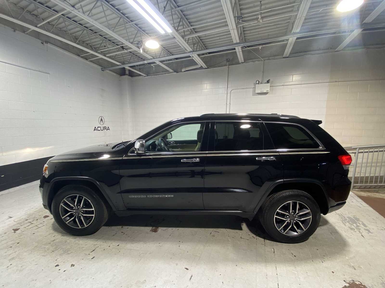 Thumbnail: 2019 Jeep Grand Cherokee - 3