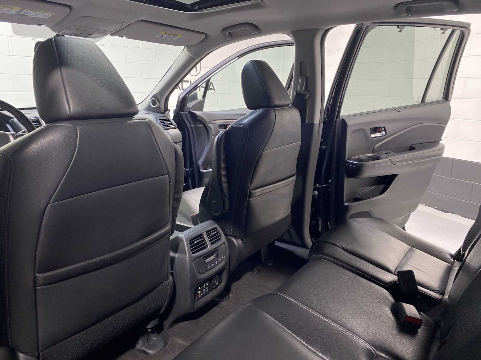 Thumbnail: 2016 Honda Pilot - 12