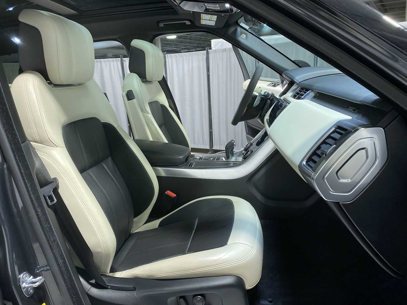 Thumbnail: 2020 Land Rover Range Rover Sport - 14