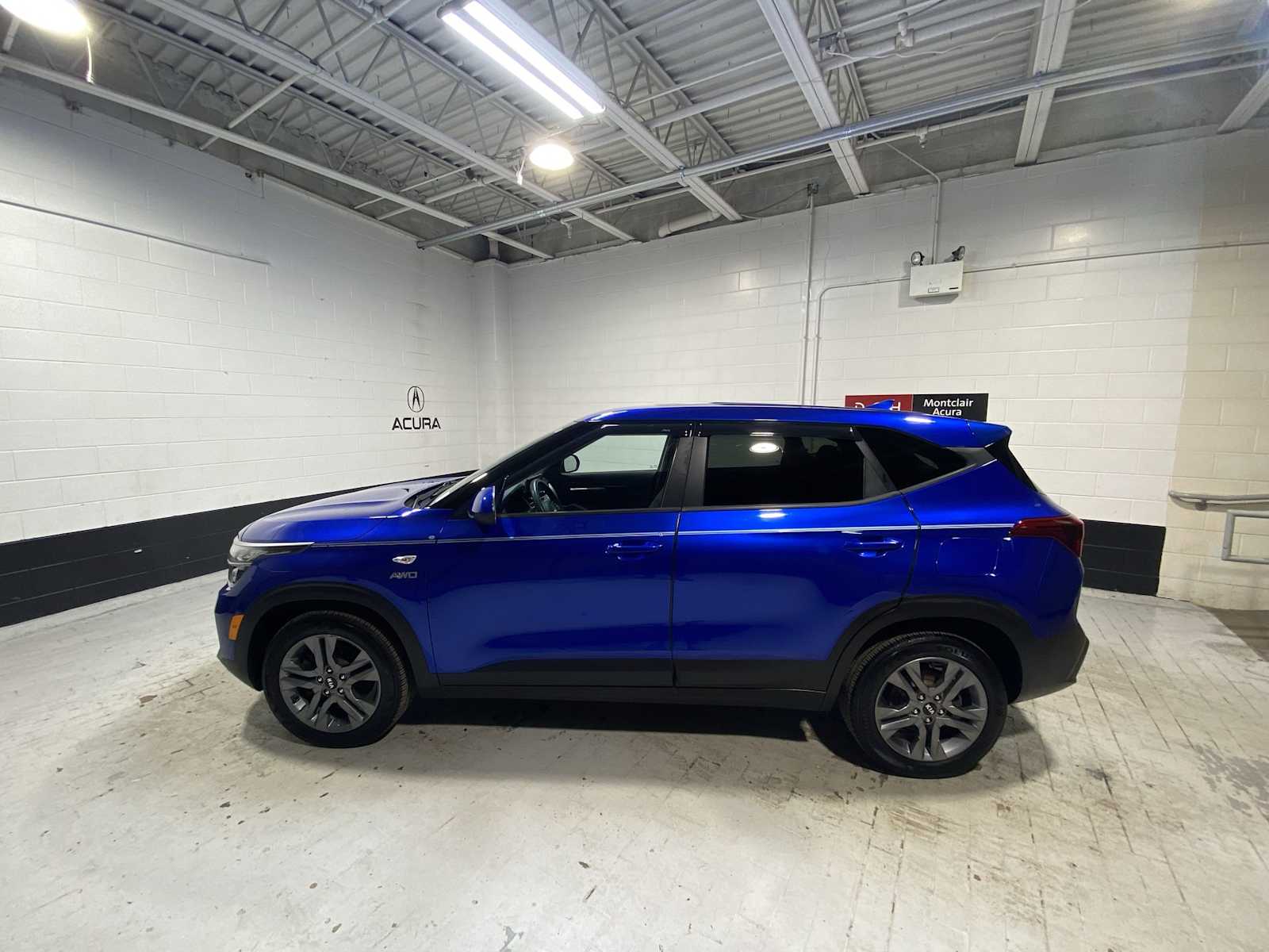 Thumbnail: 2021 Kia Seltos - 3