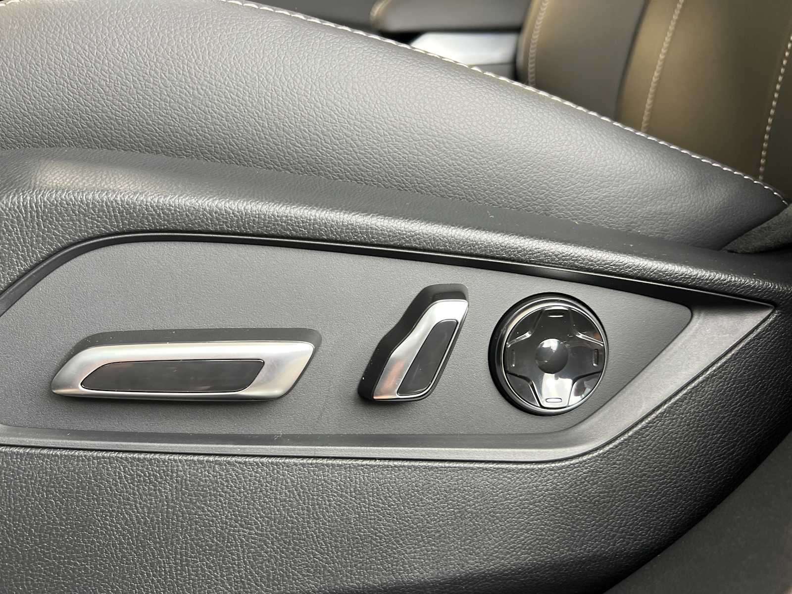 Thumbnail: 2026 Acura RDX - 18