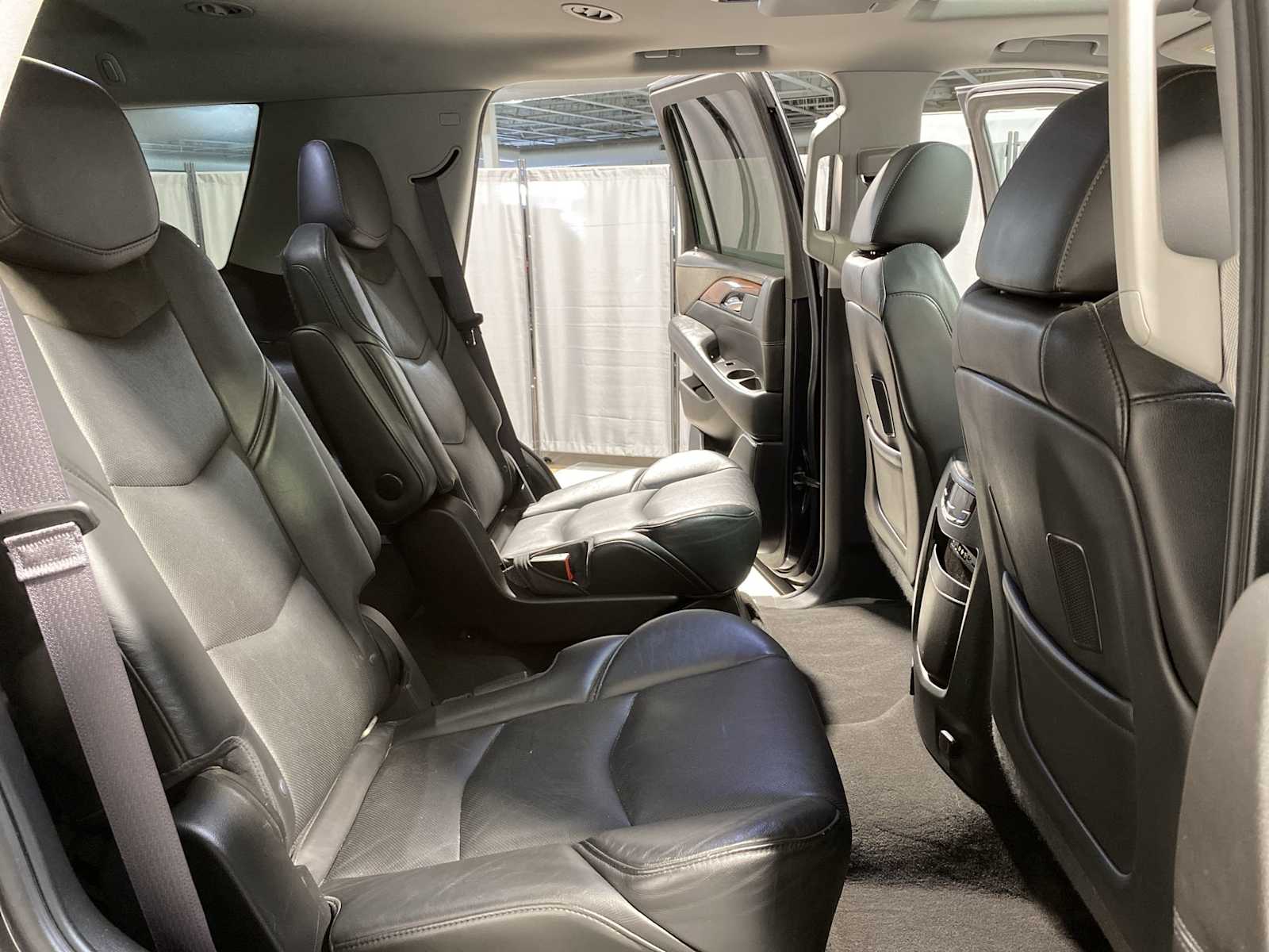 Thumbnail: 2015 Cadillac Escalade - 13