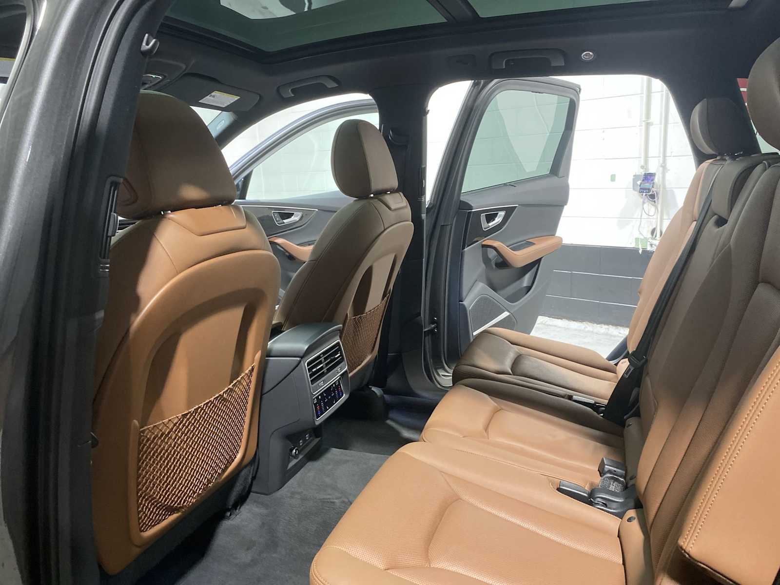 Thumbnail: 2021 Audi Q7 - 11