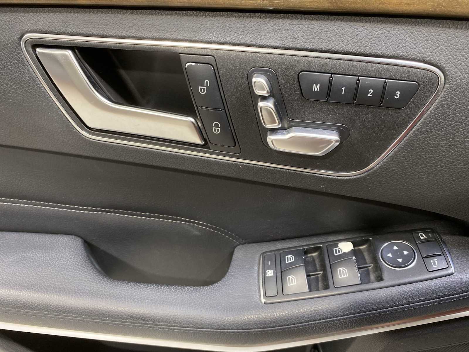Thumbnail: 2014 Mercedes-Benz E-Class - 23