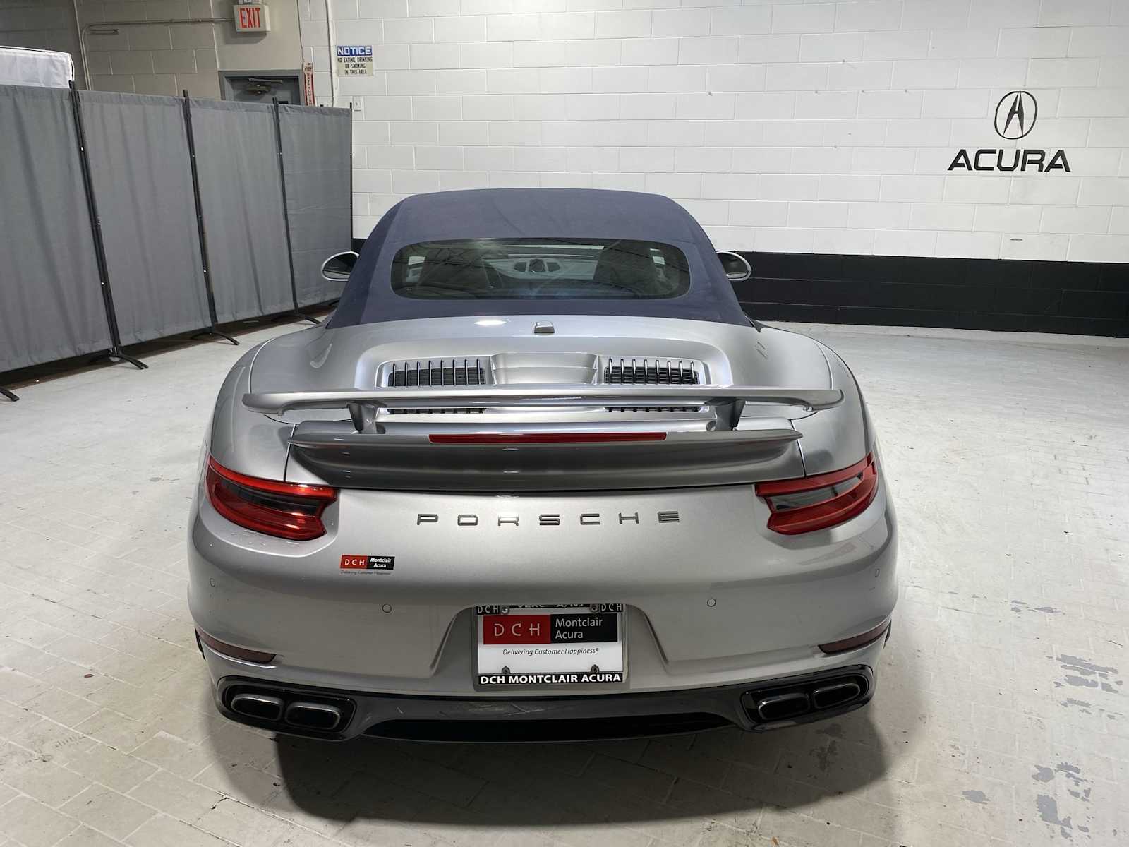 Thumbnail: 2017 Porsche 911 - 5