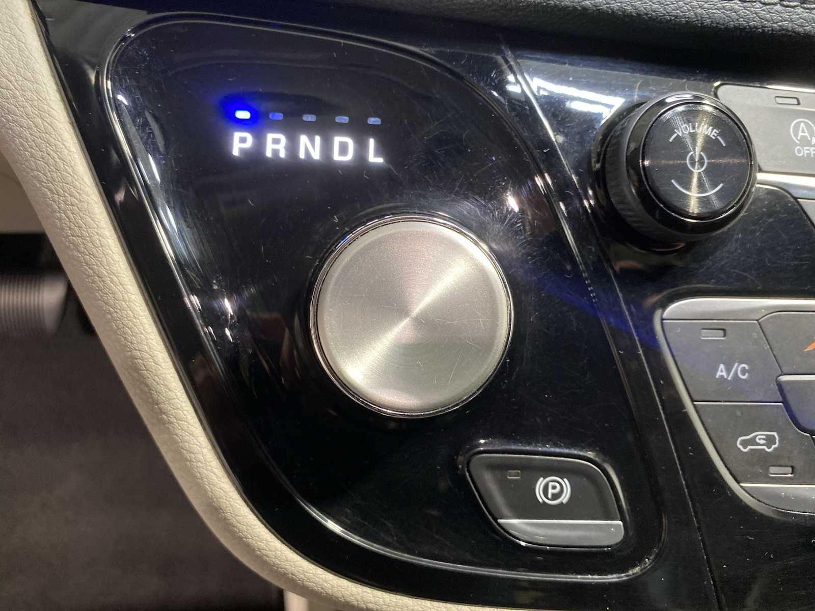 Thumbnail: 2019 Chrysler Pacifica - 17