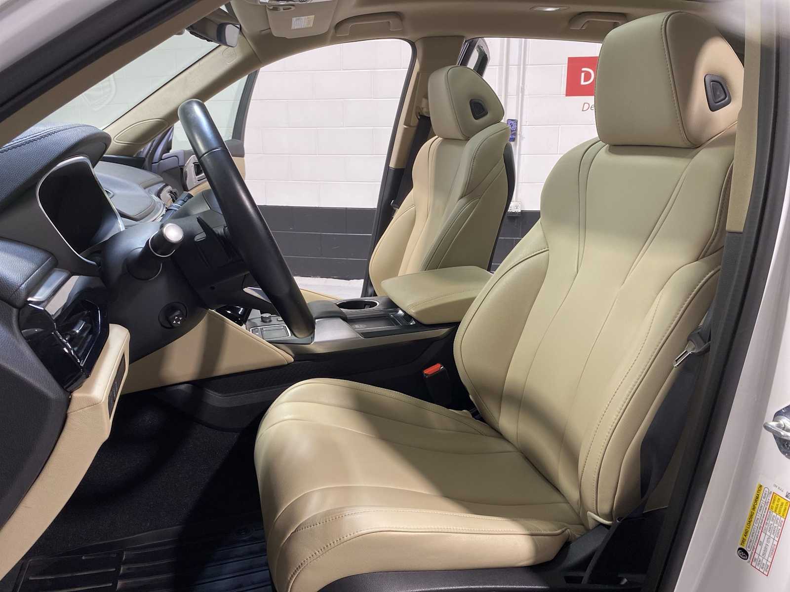 Thumbnail: 2023 Acura MDX - 11