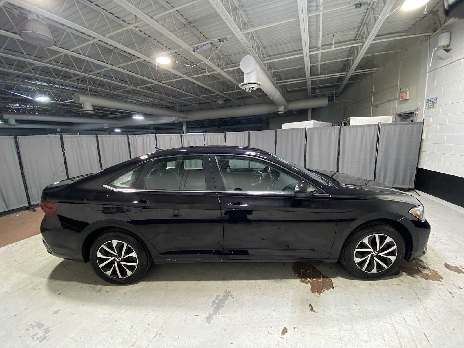 Thumbnail: 2024 Volkswagen Jetta - 27