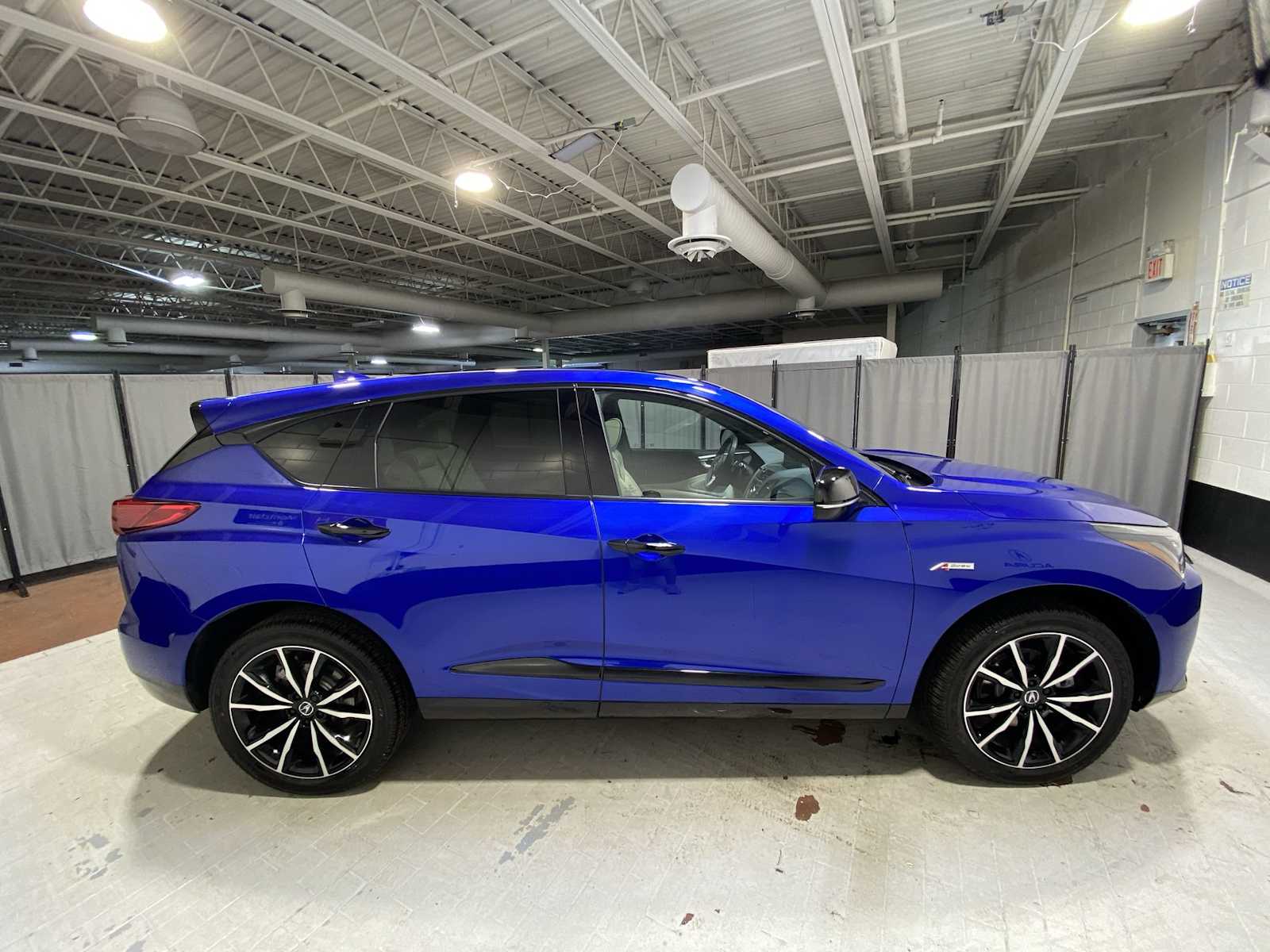 Thumbnail: 2025 Acura RDX - 27