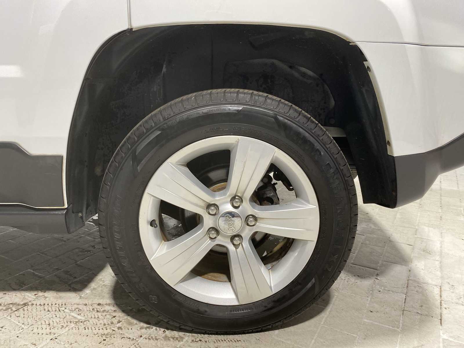 Thumbnail: 2014 Jeep Patriot - 8