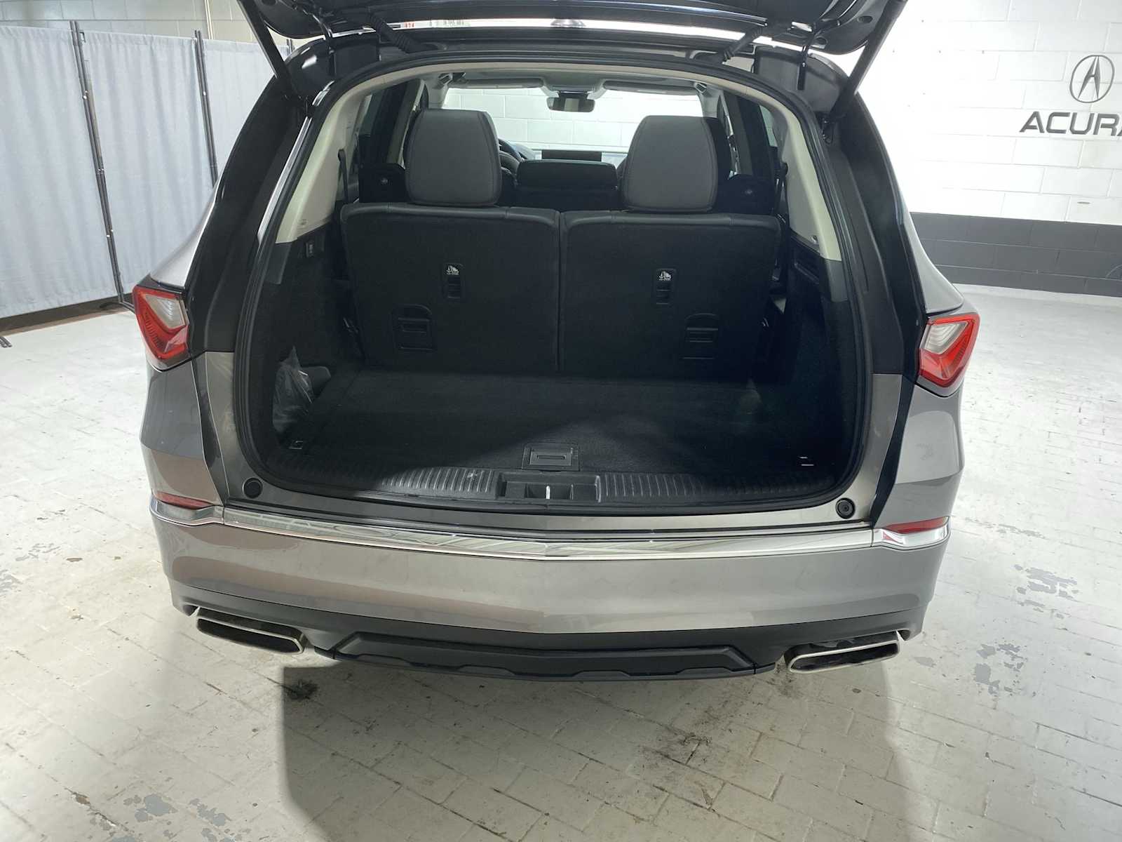 Thumbnail: 2023 Acura MDX - 19