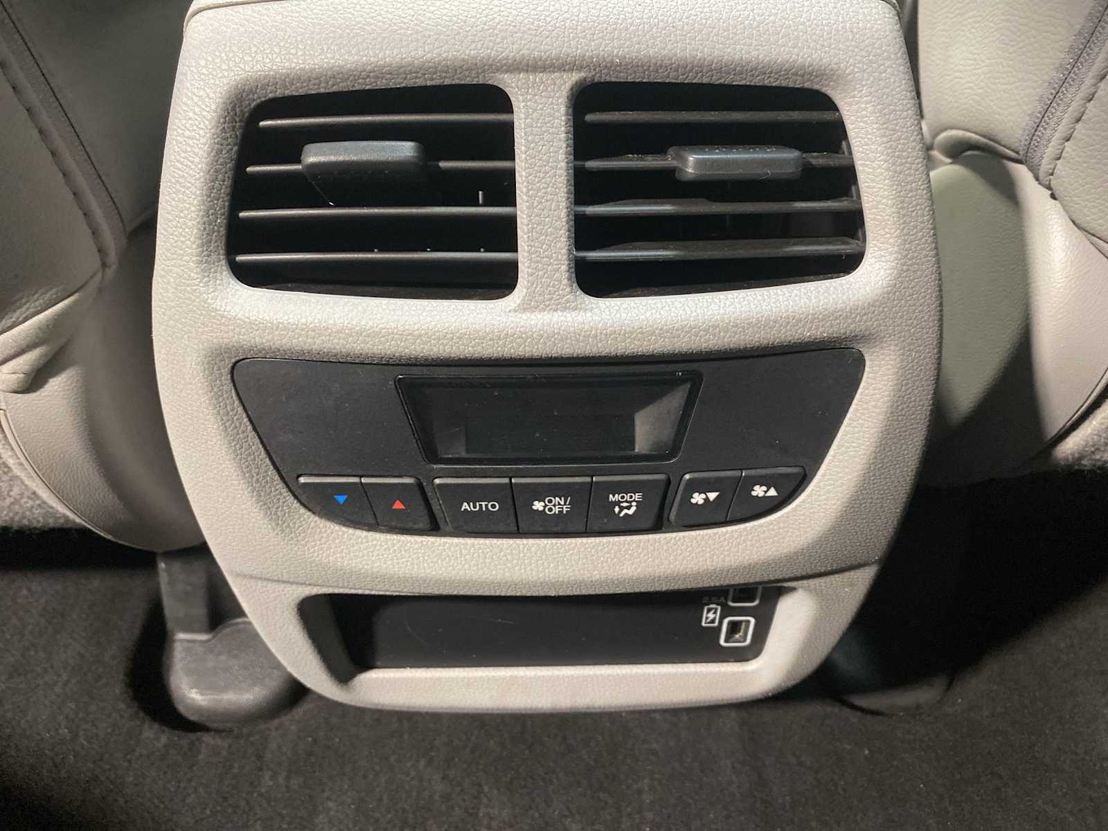 Thumbnail: 2019 Honda Pilot - 25