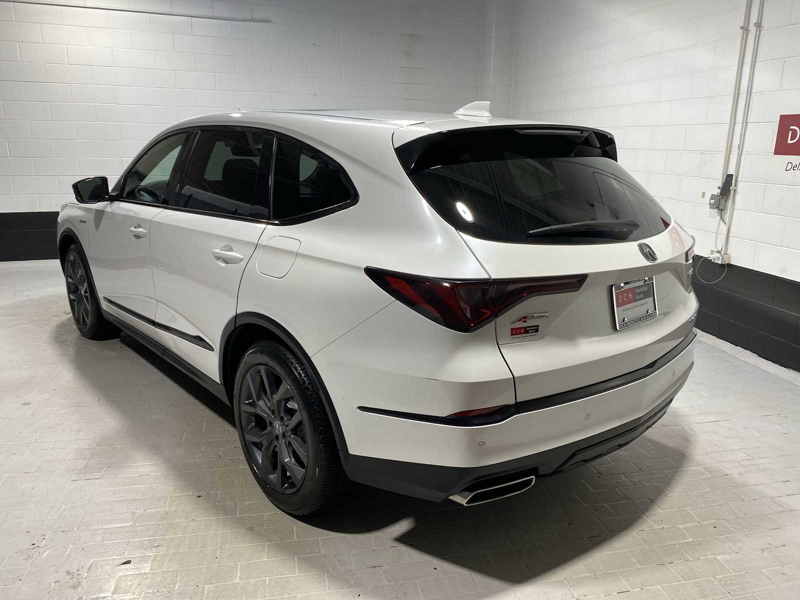 Thumbnail: 2022 Acura MDX - 4