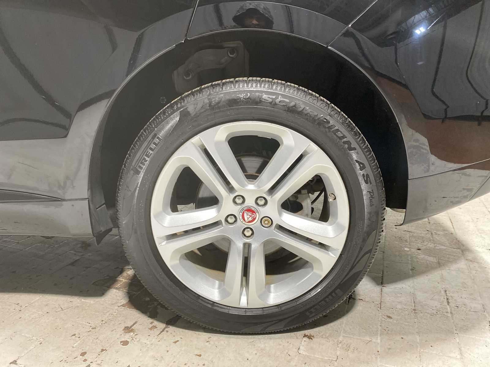 Thumbnail: 2017 Jaguar F-Pace - 8