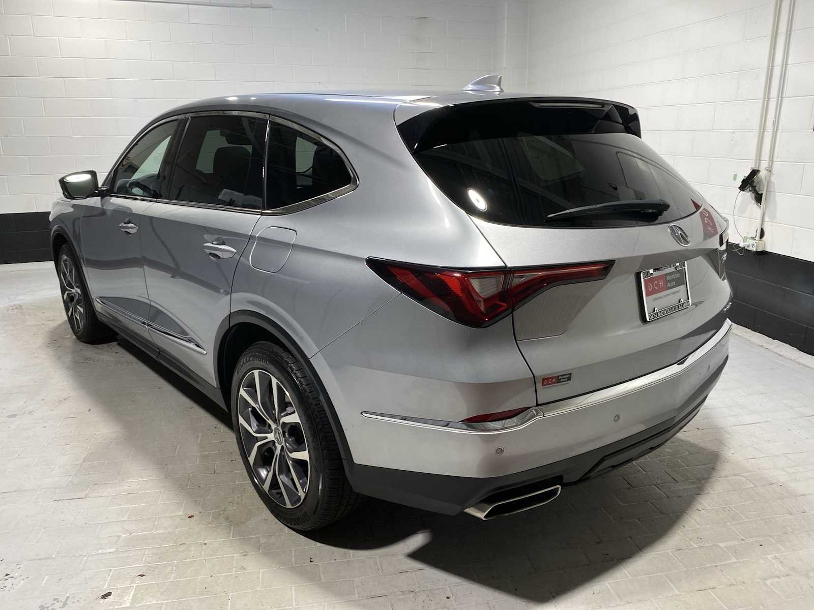 Thumbnail: 2023 Acura MDX - 4