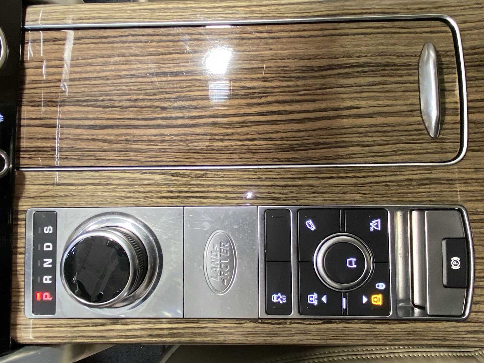 Thumbnail: 2020 Land Rover Range Rover - 16