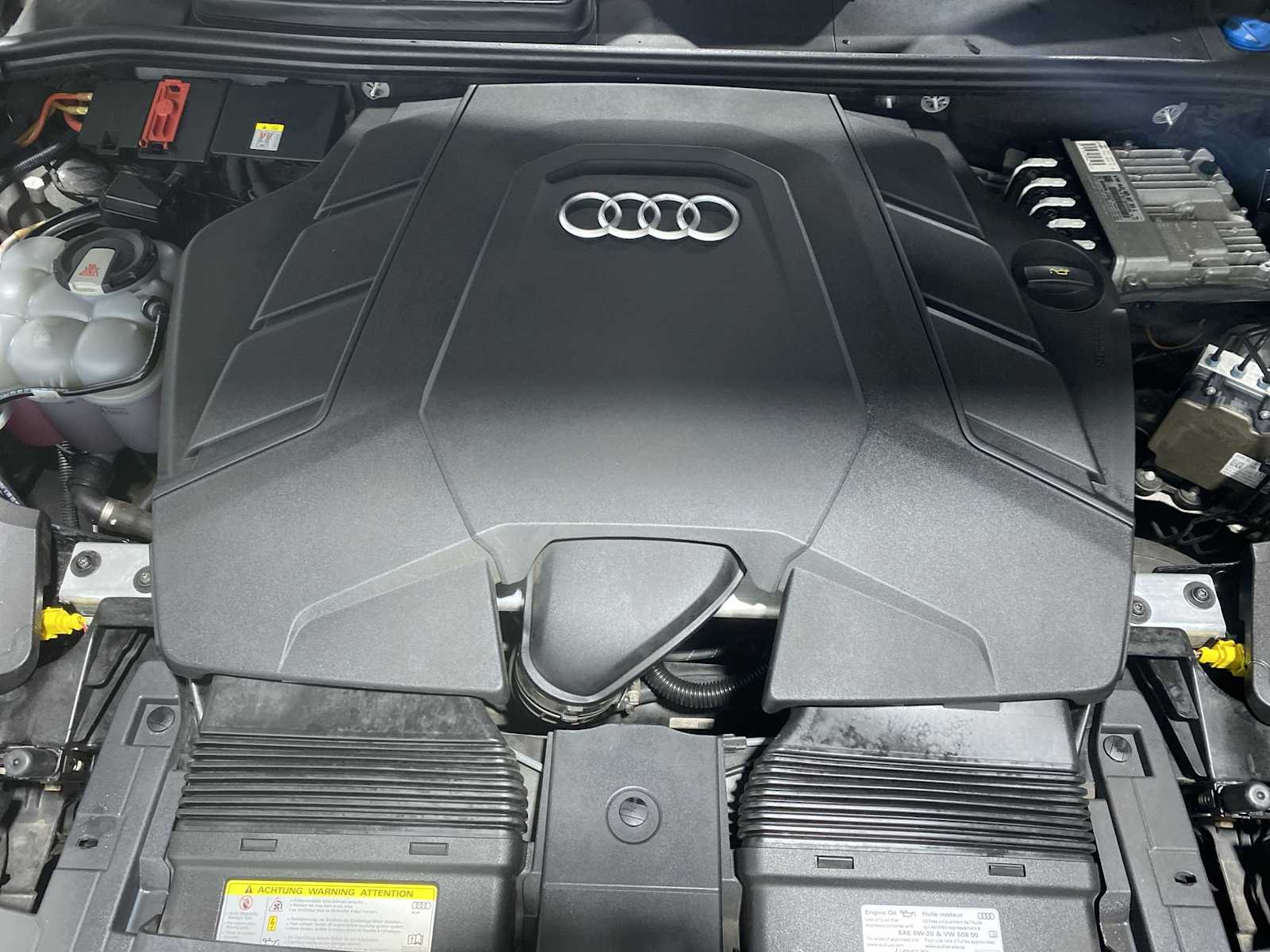 Thumbnail: 2020 Audi Q8 - 9