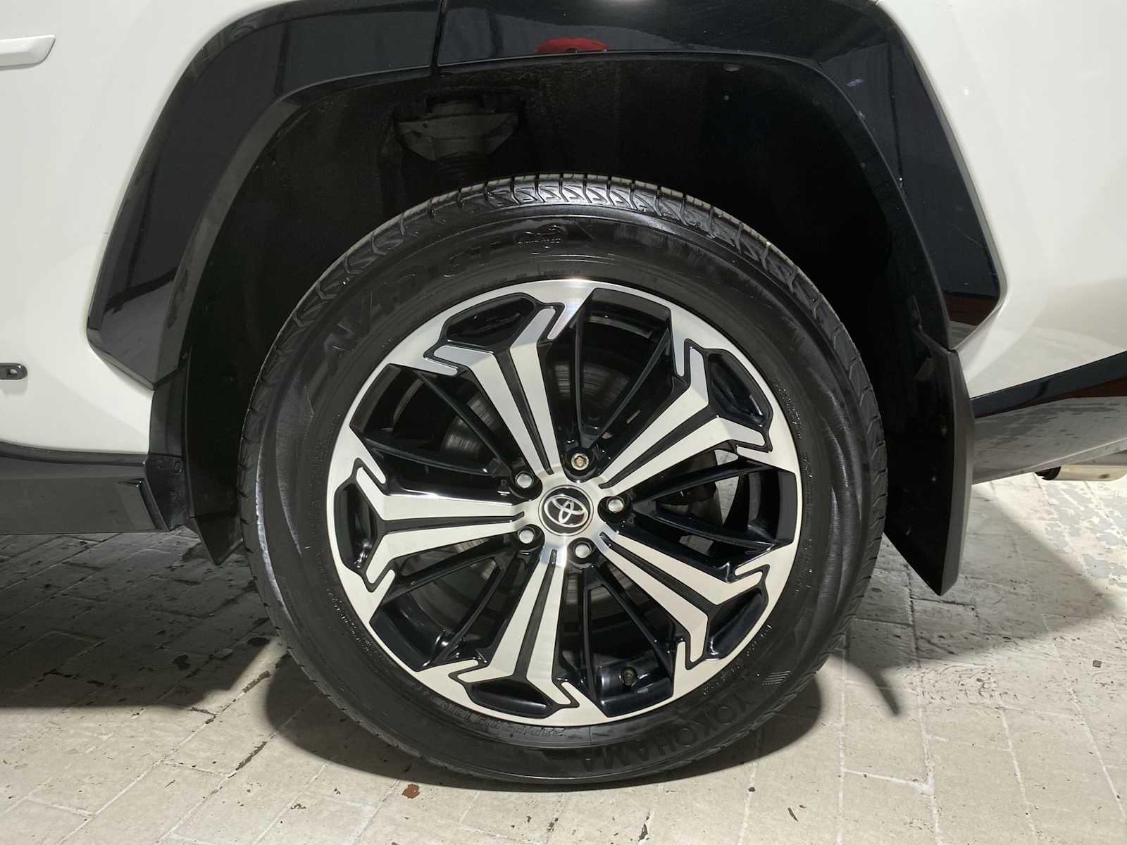 Thumbnail: 2022 Toyota RAV4 - 8