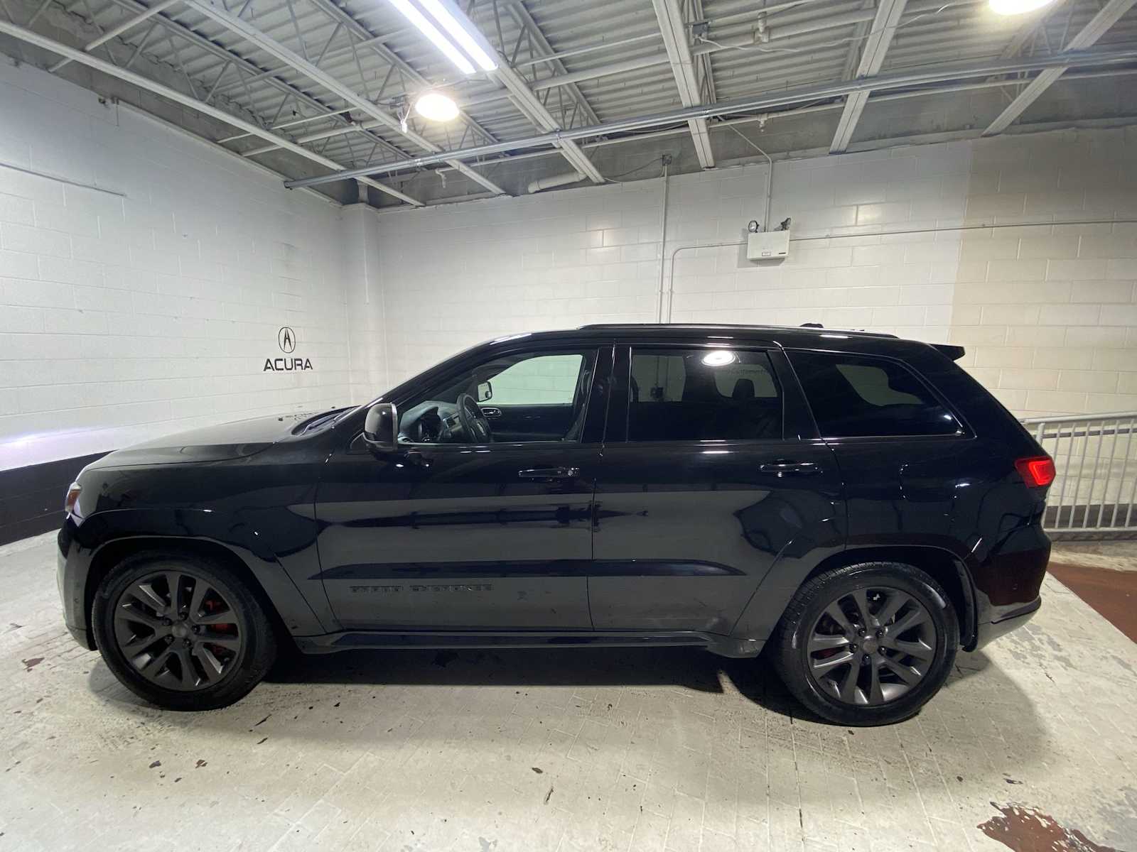 Thumbnail: 2018 Jeep Grand Cherokee - 3