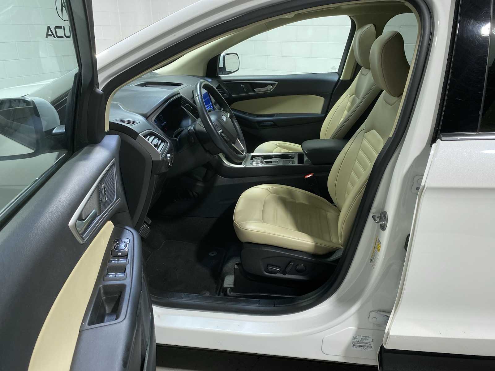 Thumbnail: 2022 Ford Edge - 2