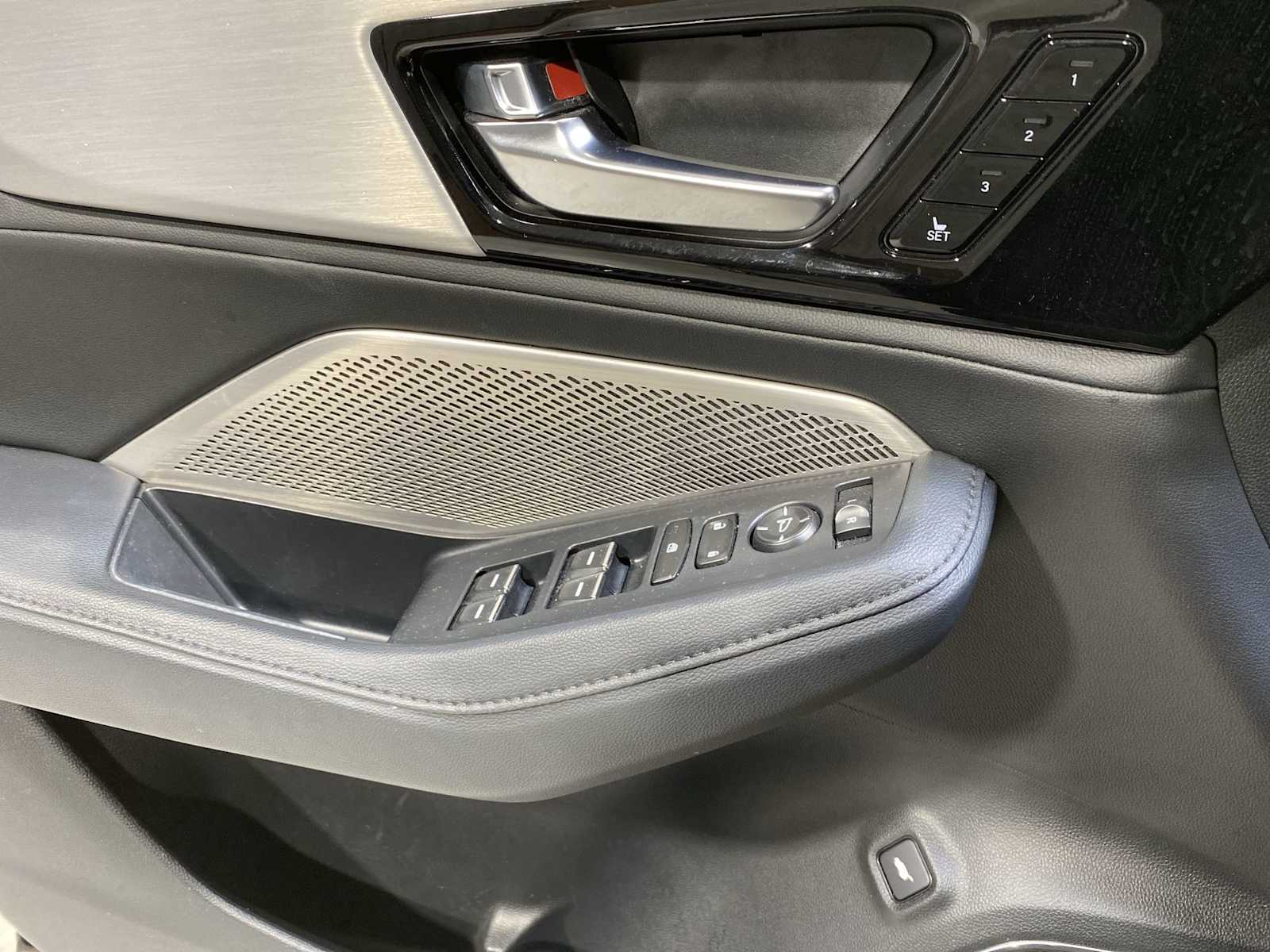 Thumbnail: 2023 Acura MDX - 23