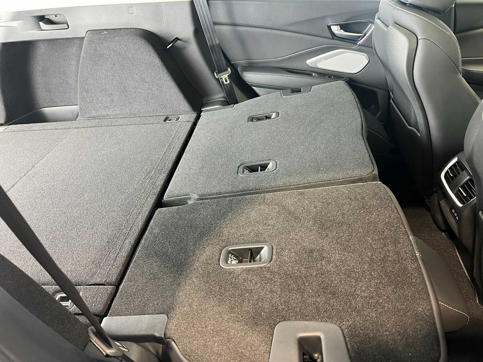 Thumbnail: 2026 Acura RDX - 34