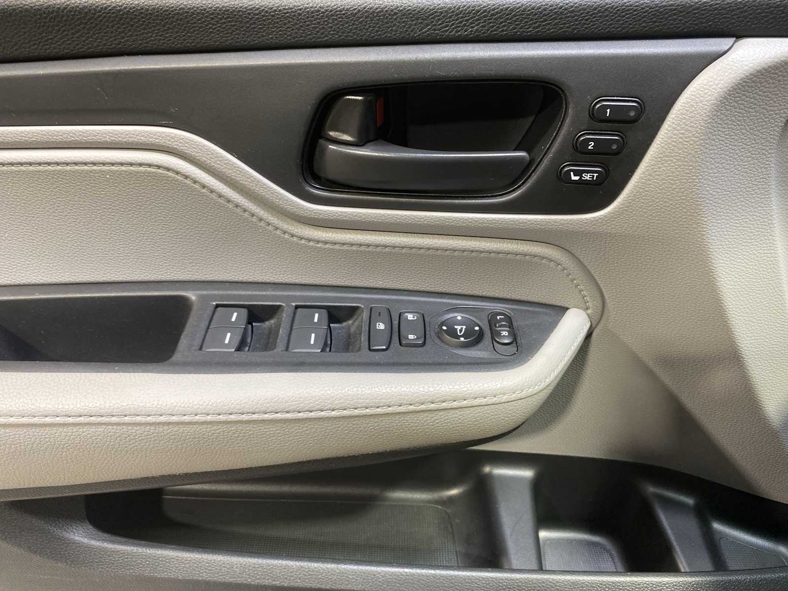 Thumbnail: 2019 Honda Odyssey - 23