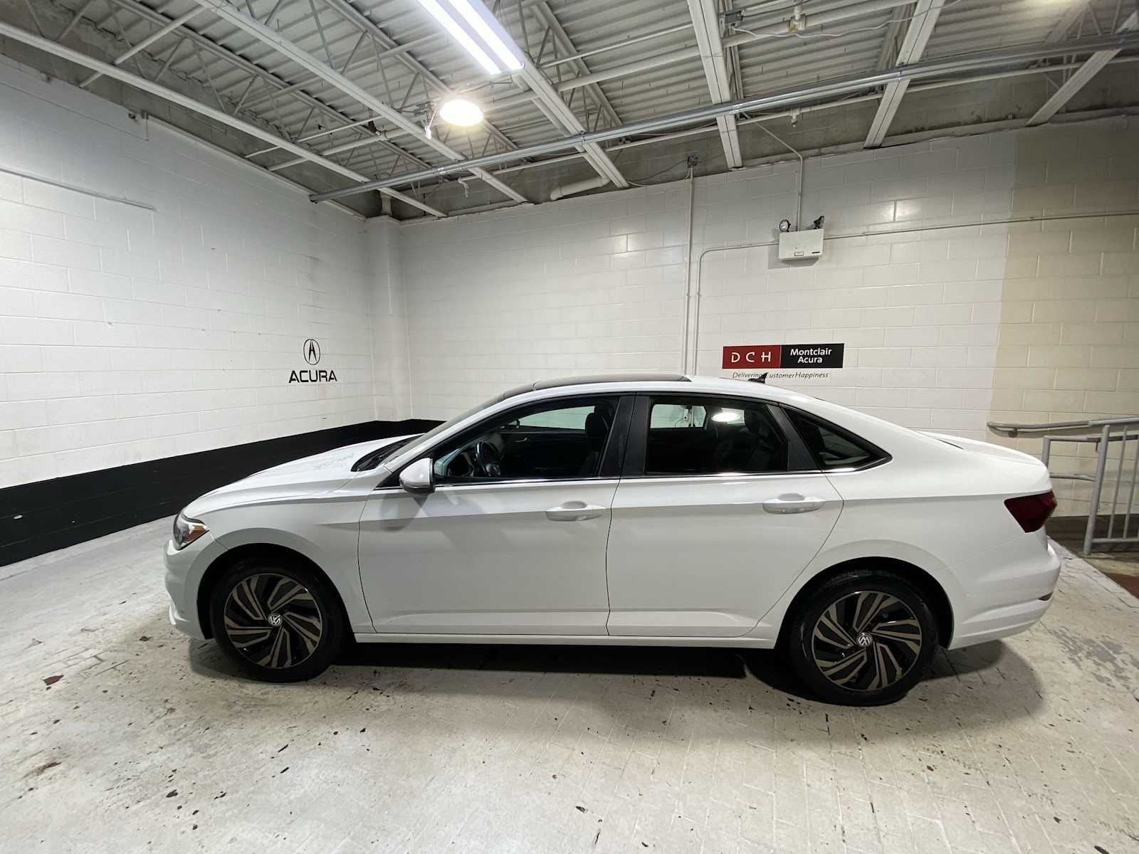 Thumbnail: 2019 Volkswagen Jetta - 3