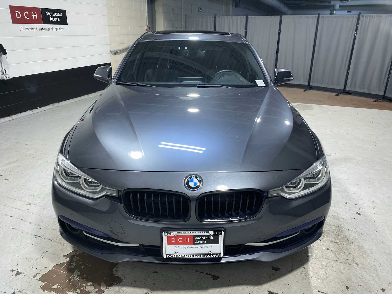 Thumbnail: 2018 BMW 3 Series - 6