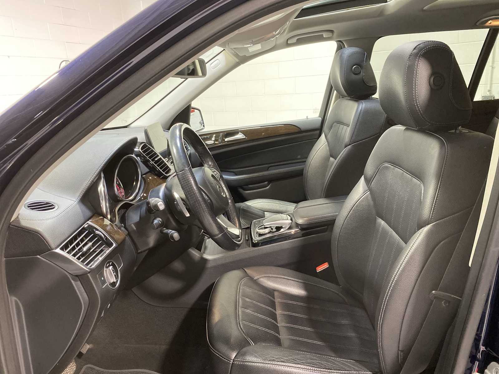 Thumbnail: 2017 Mercedes-Benz GLS - 2