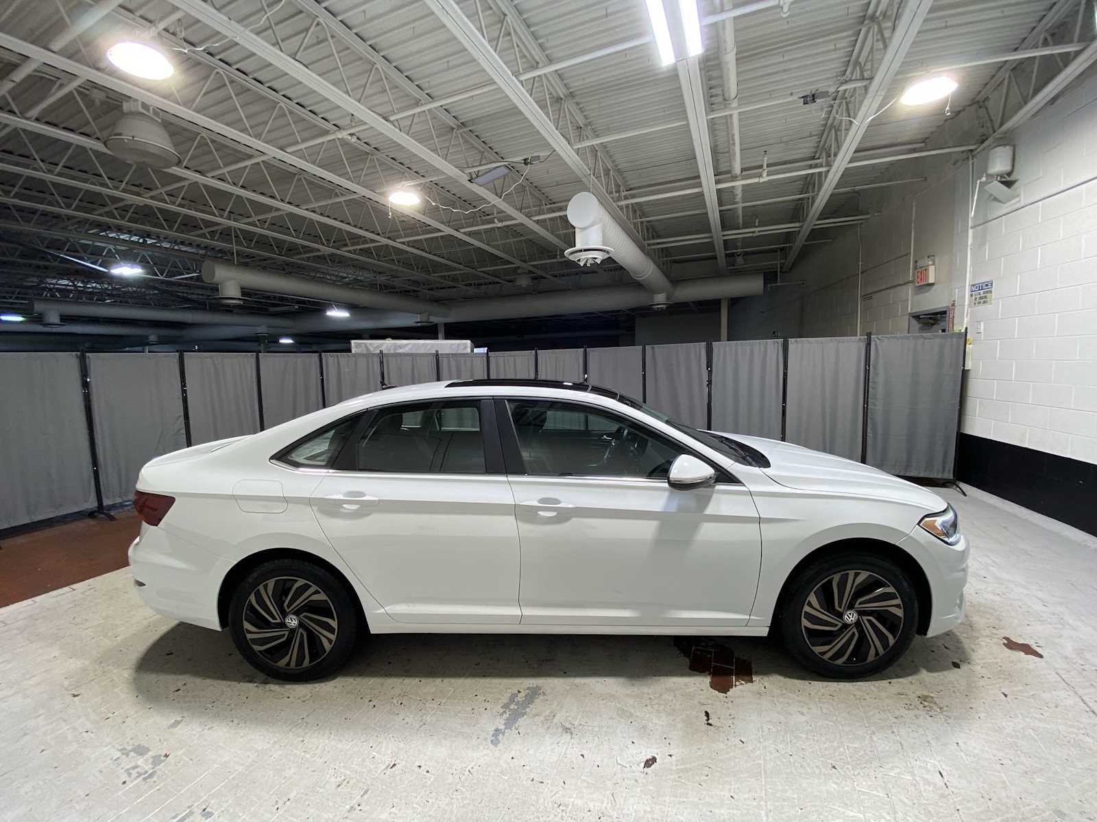 Thumbnail: 2019 Volkswagen Jetta - 27
