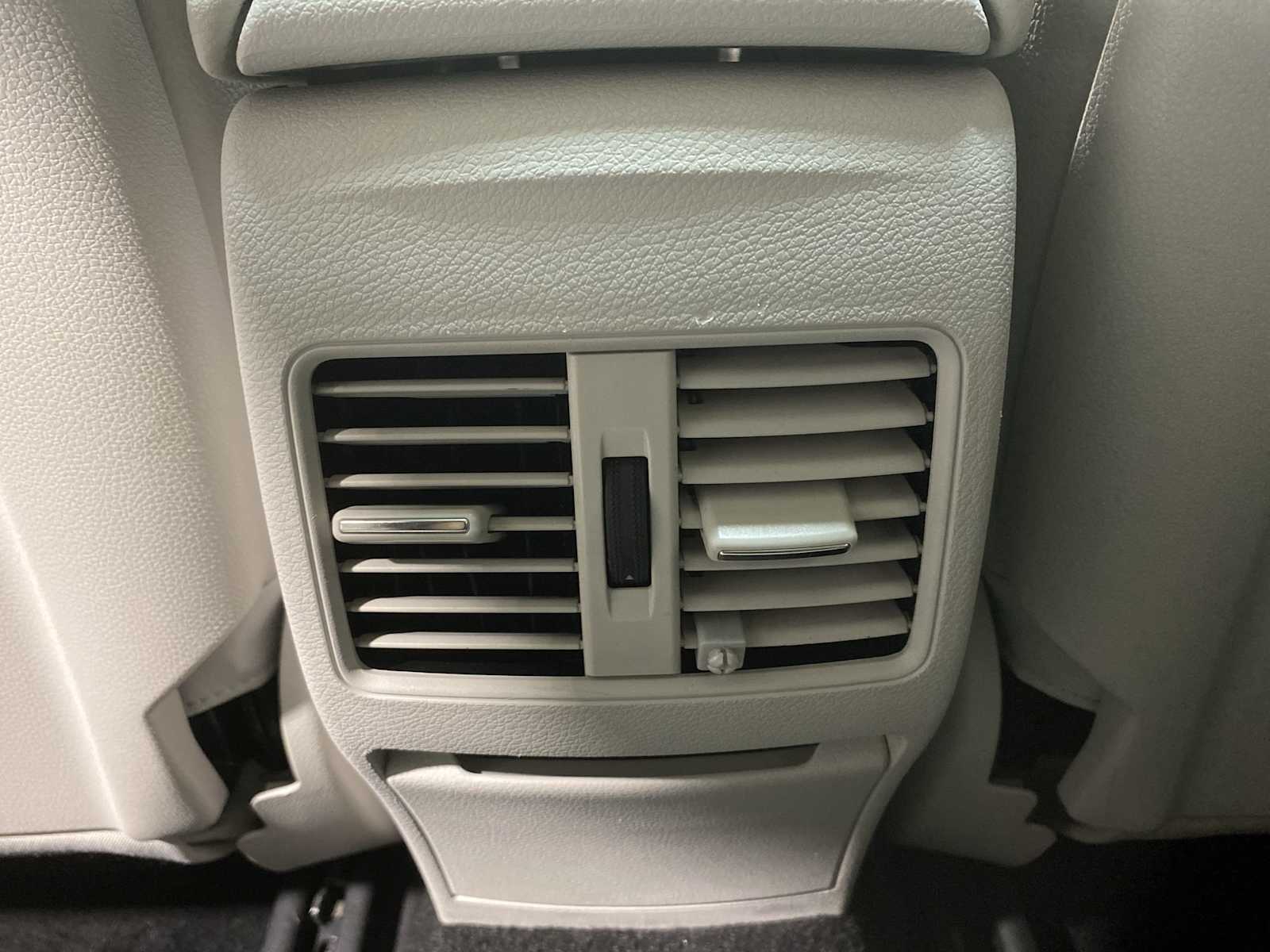 Thumbnail: 2014 Mercedes-Benz CLA - 25