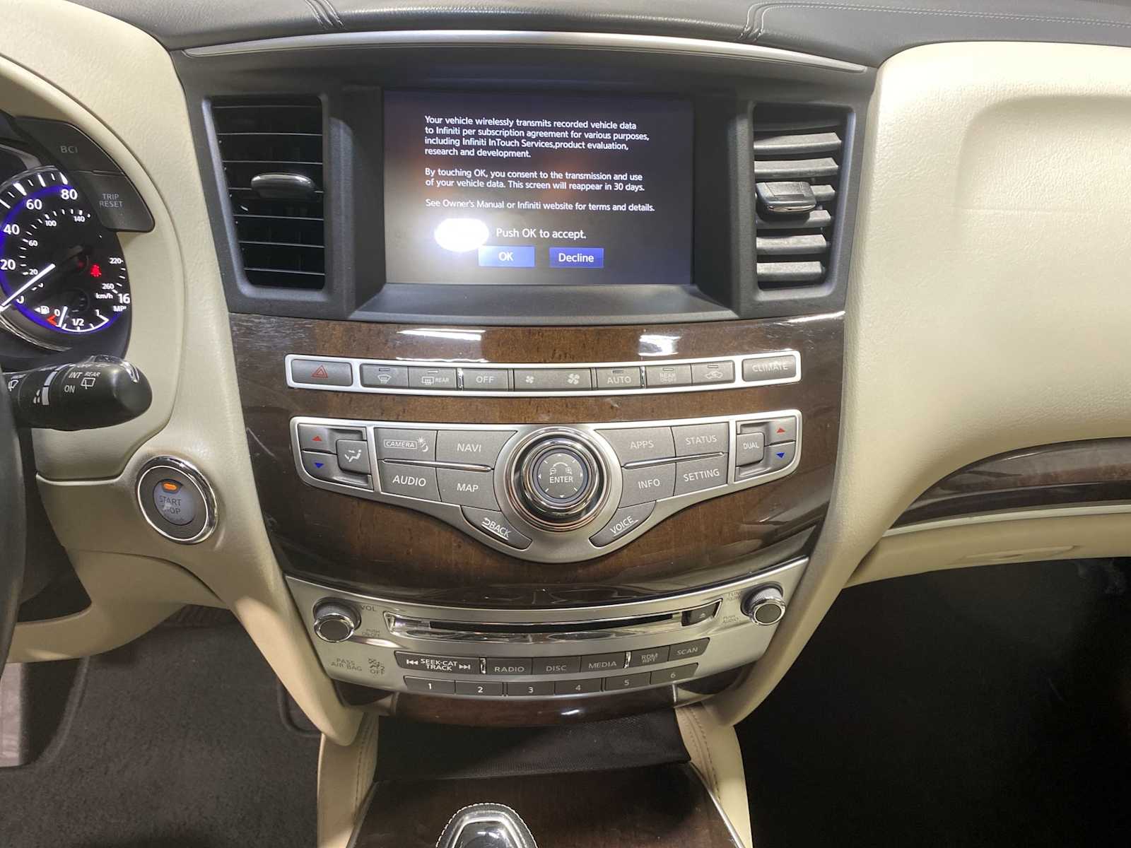 Thumbnail: 2017 INFINITI QX60 - 16