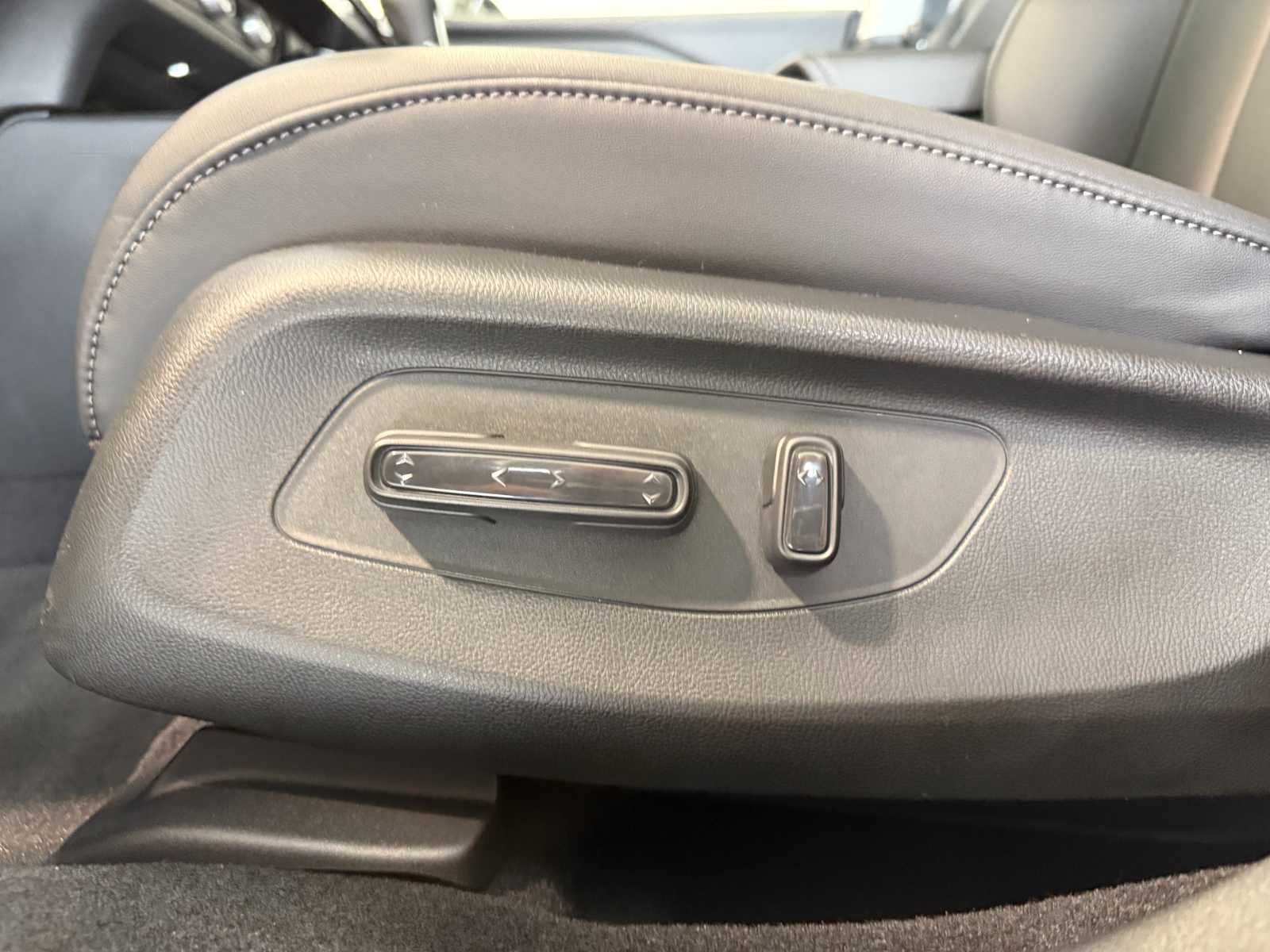 Thumbnail: 2025 Acura ADX - 18