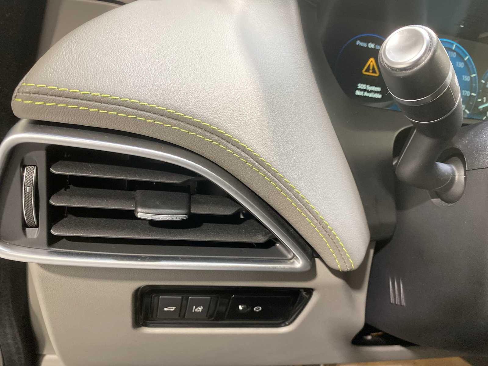 Thumbnail: 2017 Jaguar F-Pace - 24