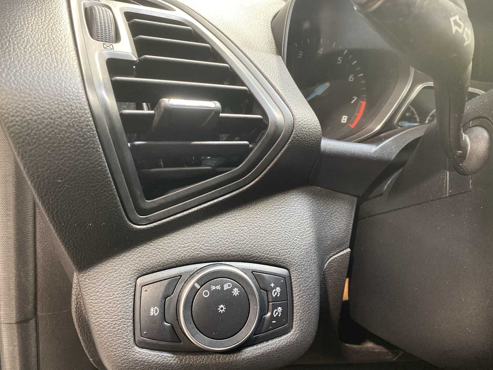 Thumbnail: 2016 Ford Escape - 24
