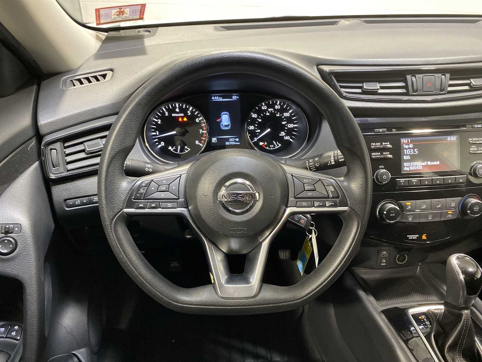 Thumbnail: 2017 Nissan Rogue - 15