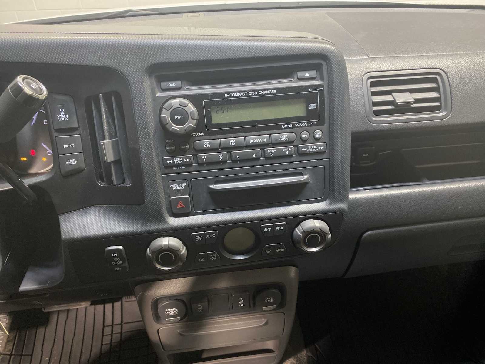 Thumbnail: 2014 Honda Ridgeline - 16