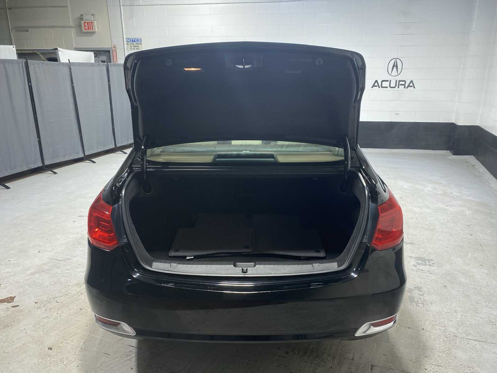 Thumbnail: 2014 Acura RLX - 19