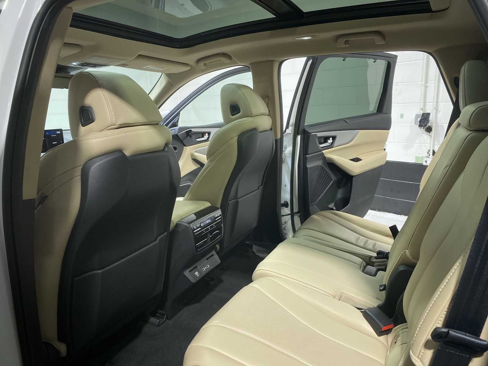 Thumbnail: 2023 Acura MDX - 12