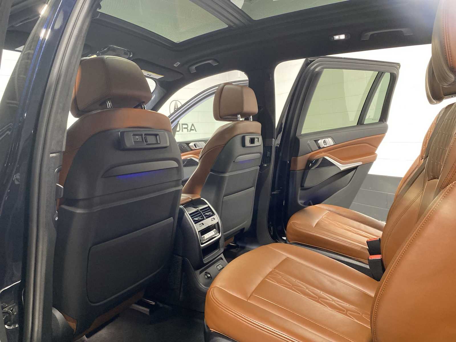 Thumbnail: 2020 BMW X7 - 12