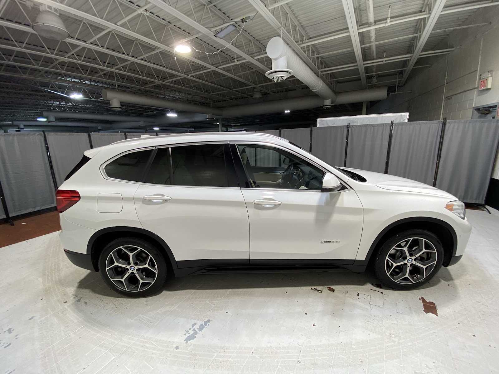 2017 BMW X1 xDrive28i 27