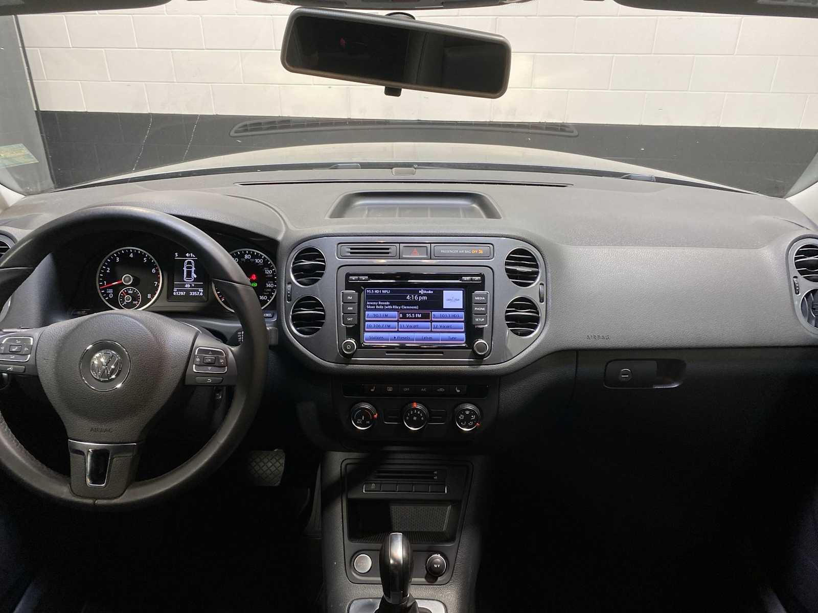 Thumbnail: 2014 Volkswagen Tiguan - 10