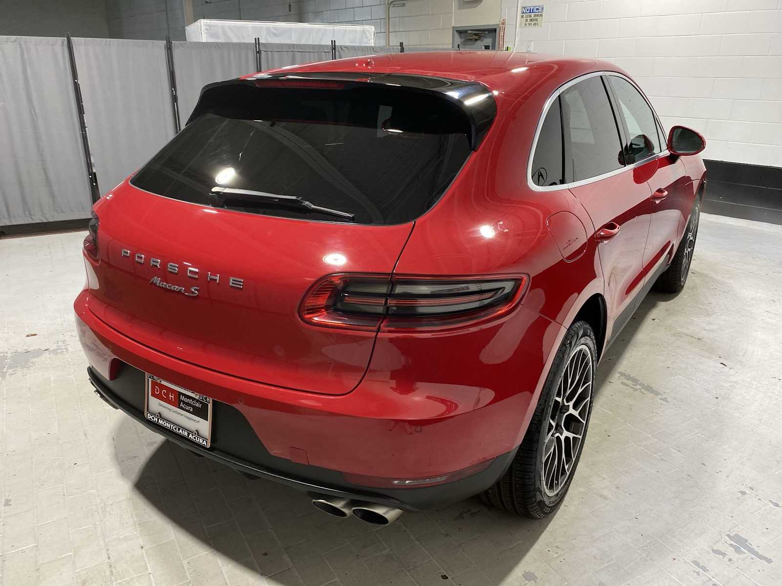 Thumbnail: 2017 Porsche Macan - 26