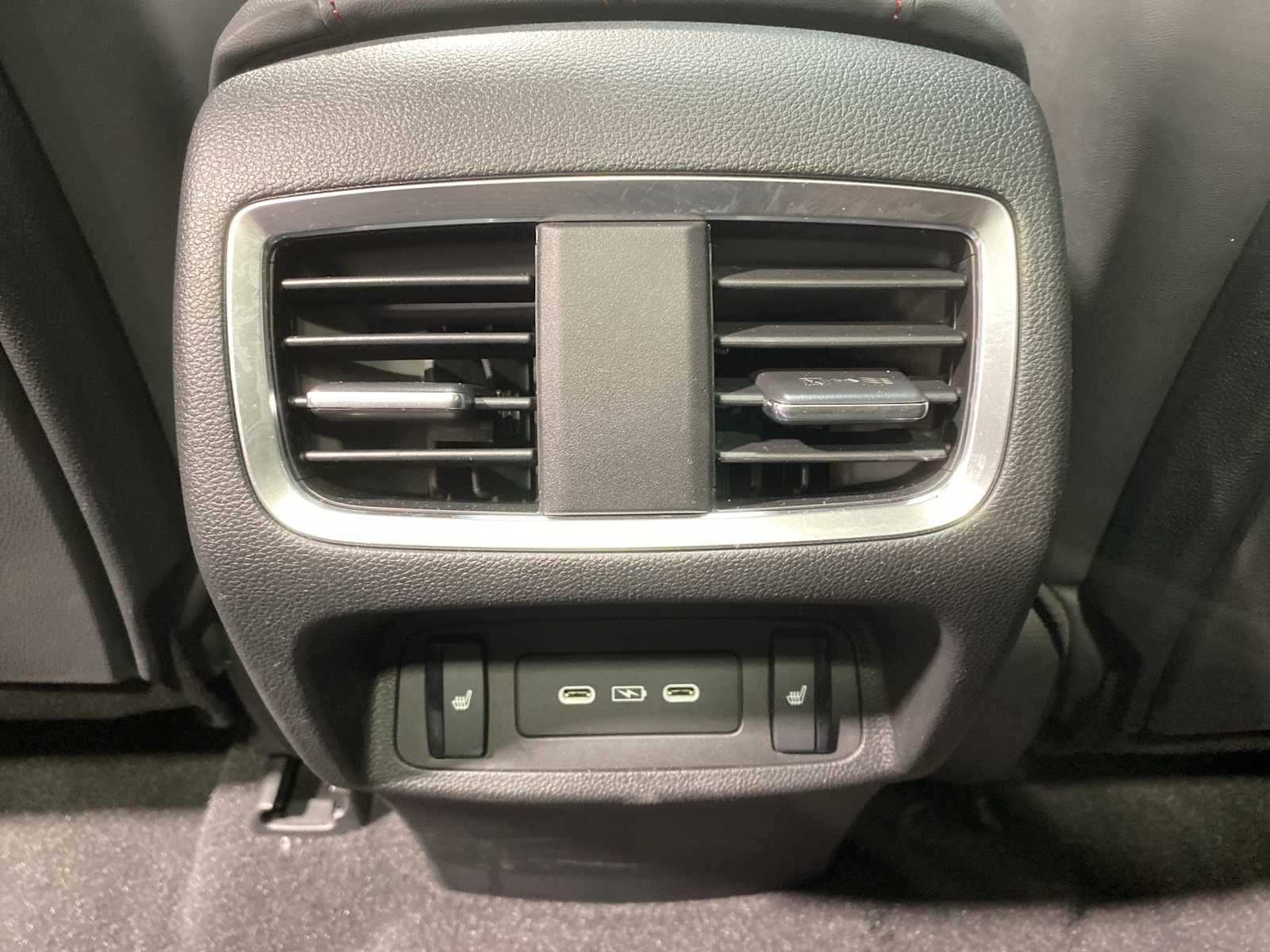 Thumbnail: 2025 Acura RDX - 25