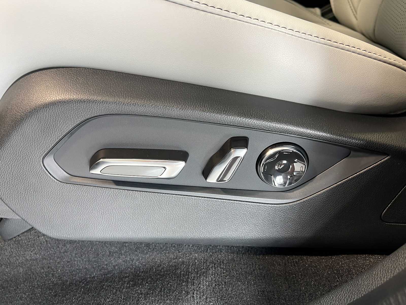 Thumbnail: 2026 Acura MDX - 17