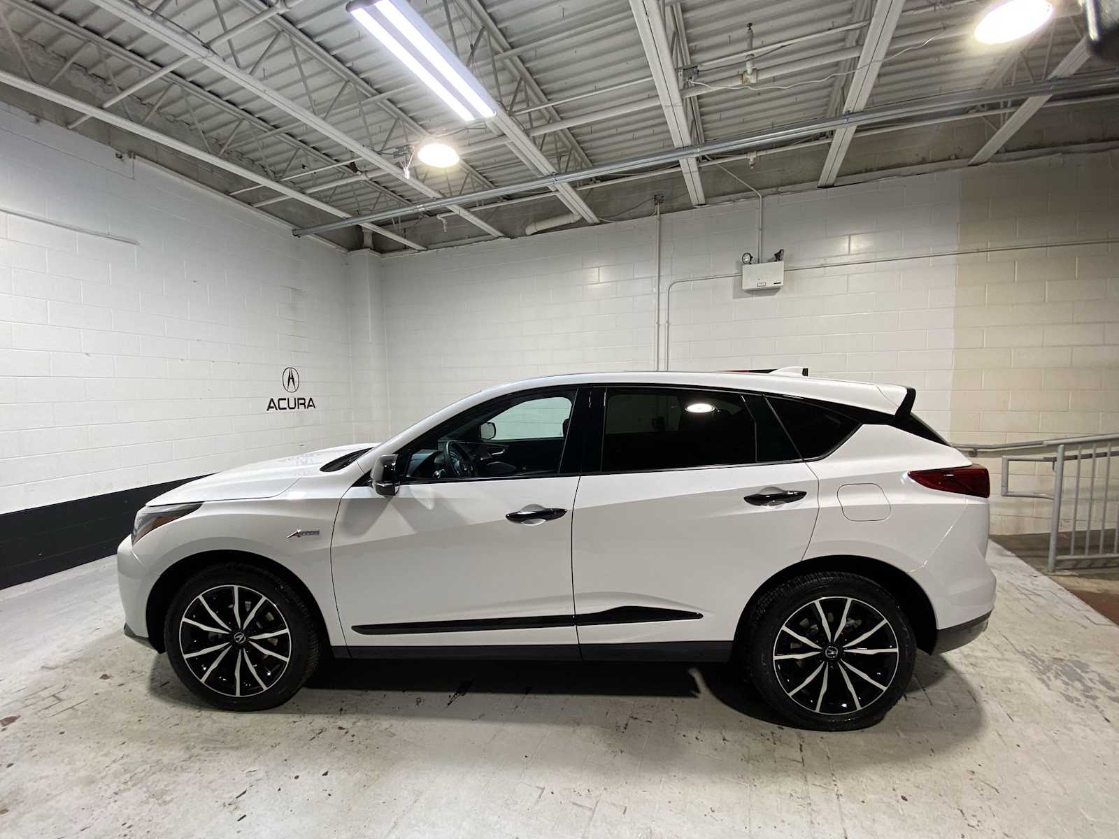 Thumbnail: 2025 Acura RDX - 3