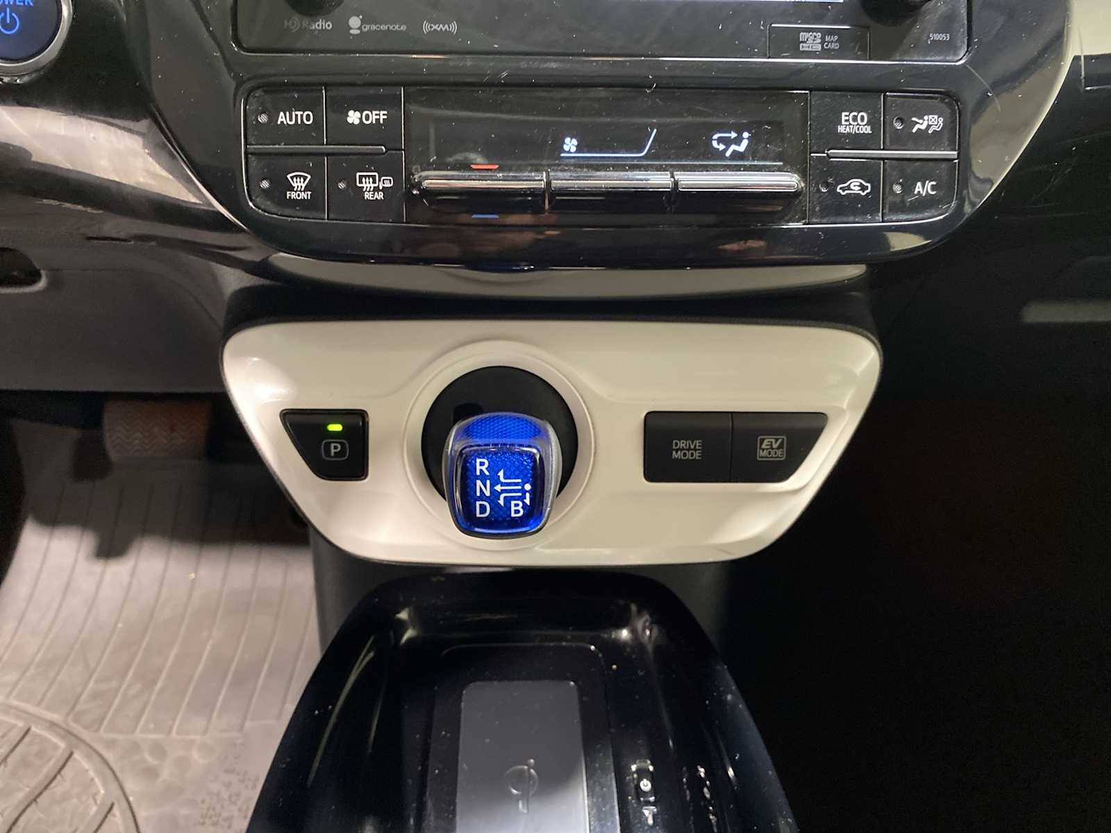 2017 Toyota Prius Three 17