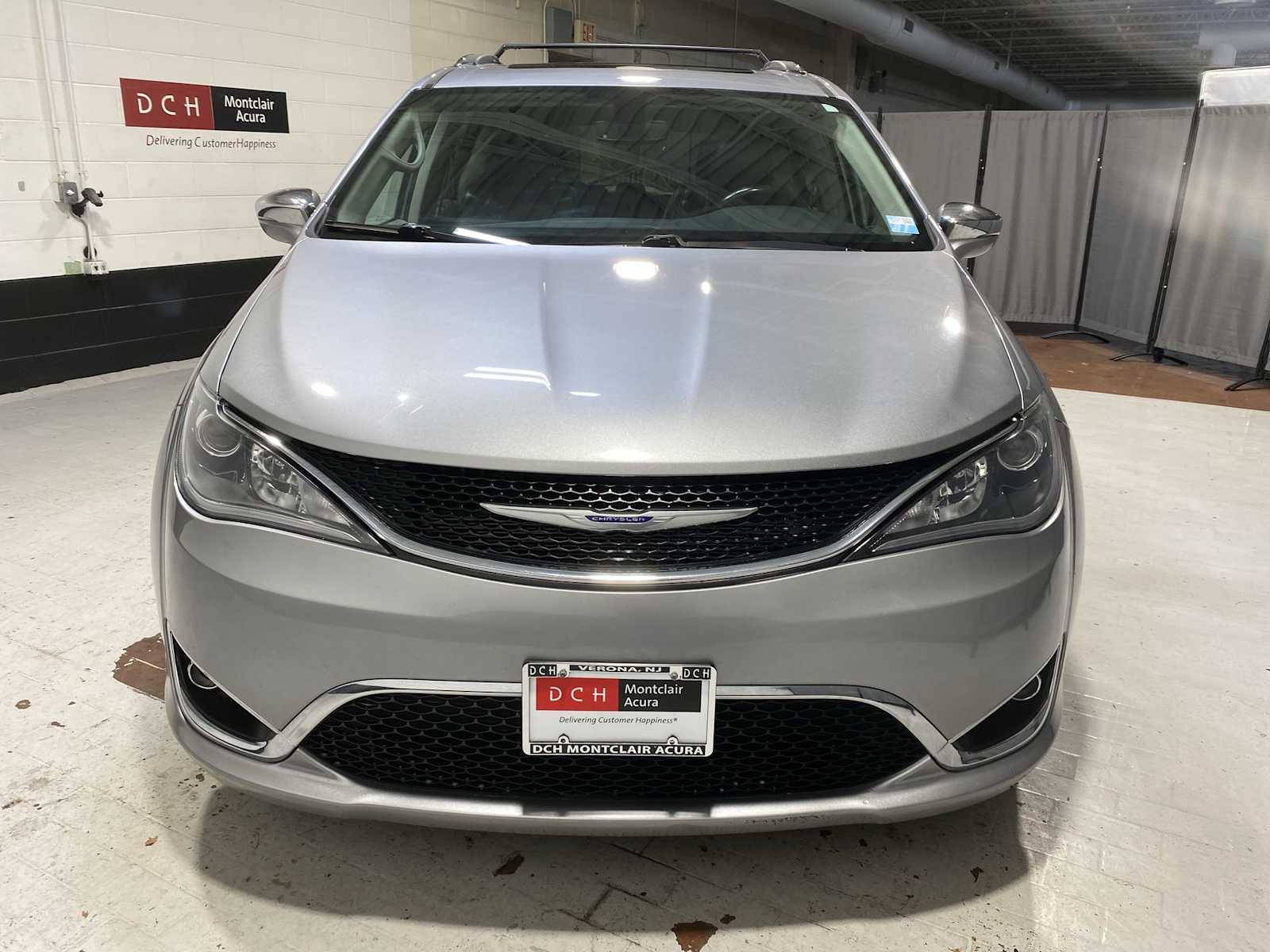 Thumbnail: 2019 Chrysler Pacifica - 6